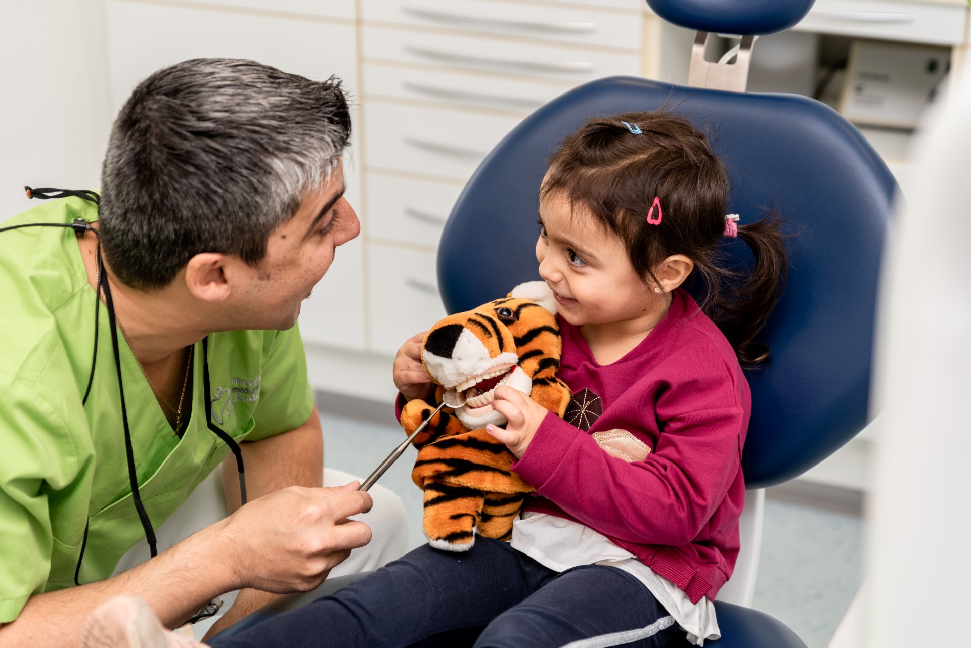 Für Ihr schönes Lächeln und gesunde Zähne sind wir da!